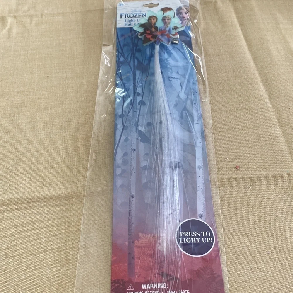 #13 -Disney Frozen II Light Up Hair Clip (AO)